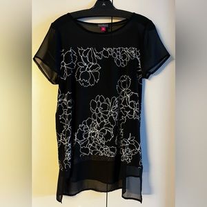 Vincent Camuto M black & white floral oversize blouse